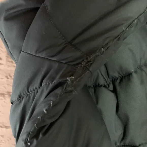 15. Hollister Black Winter Puffer Jacket Size Large Hooded - Picture 15 of 16